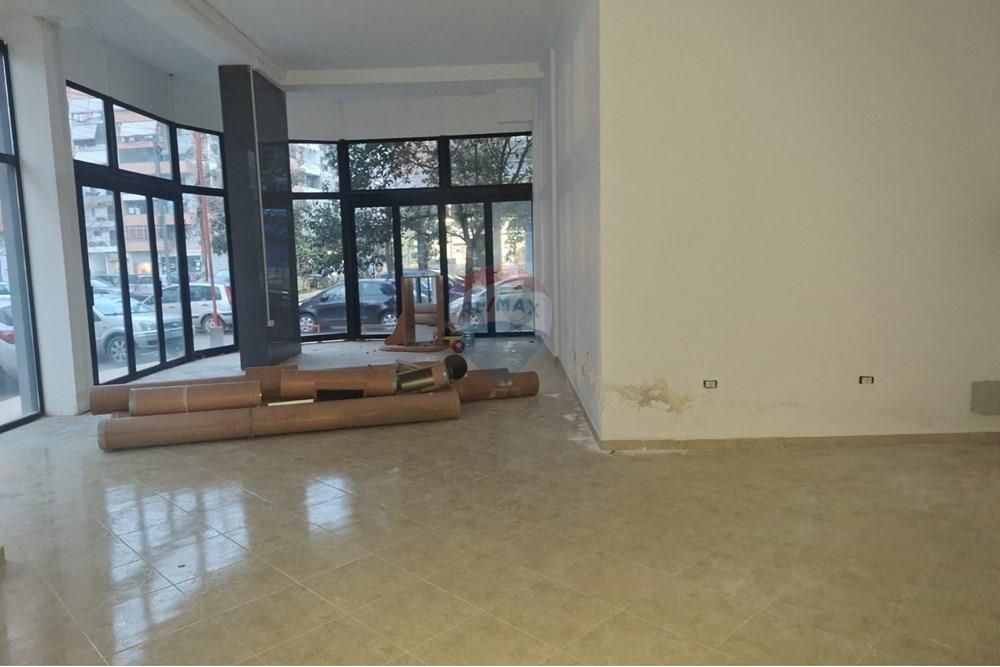 Dyqan - Për Qira - Bulevardi Kashar, Tiranë