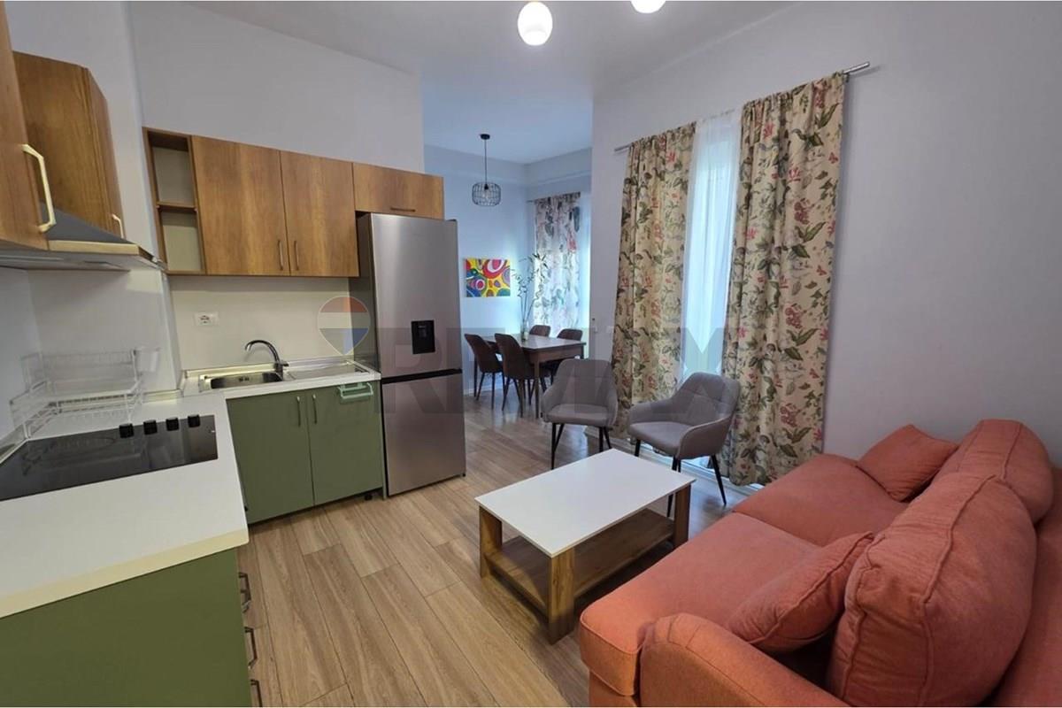 Apartament - Për Qira - Rruga Ali Demi, Tiranë