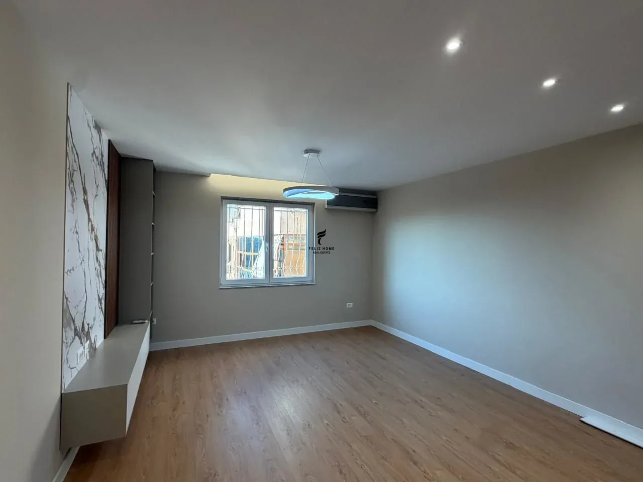 SHITET APARTAMENT 2+1 STACIONI I TRENIT 190.000 EURO 4