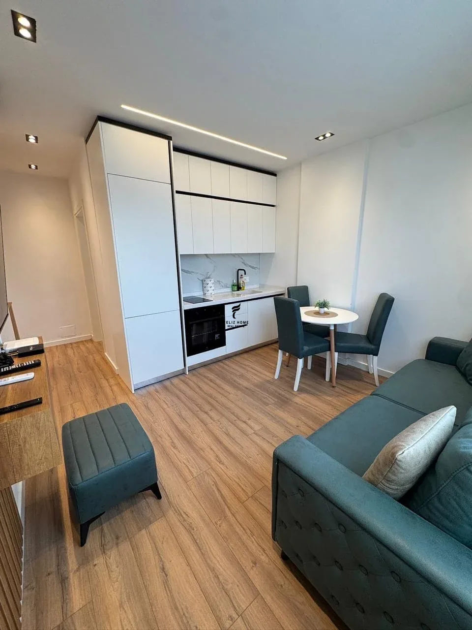 APARTAMENT ME QERA 1+1 RRUGA E KAVAJES 65.000 LEKE