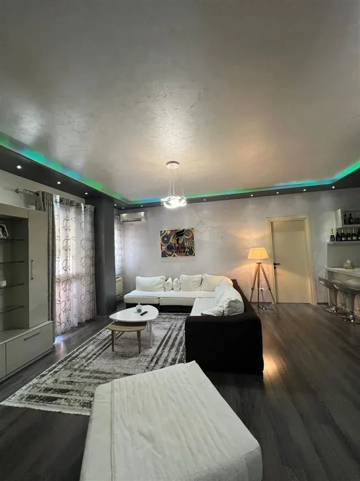 SHITET APARTAMENT 2+1+2 RRUGA E KAVAJES 290.000 EURO