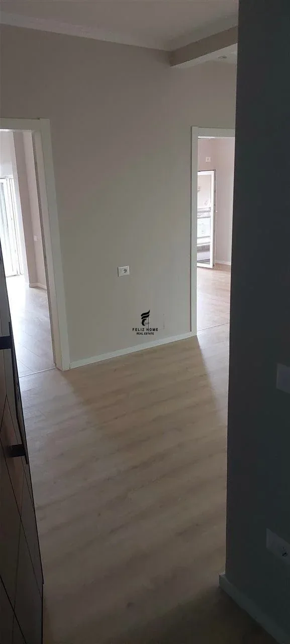 SHITET APARTAMENT 2+1 XHAMLLIK 18.700.000 LEKE 4