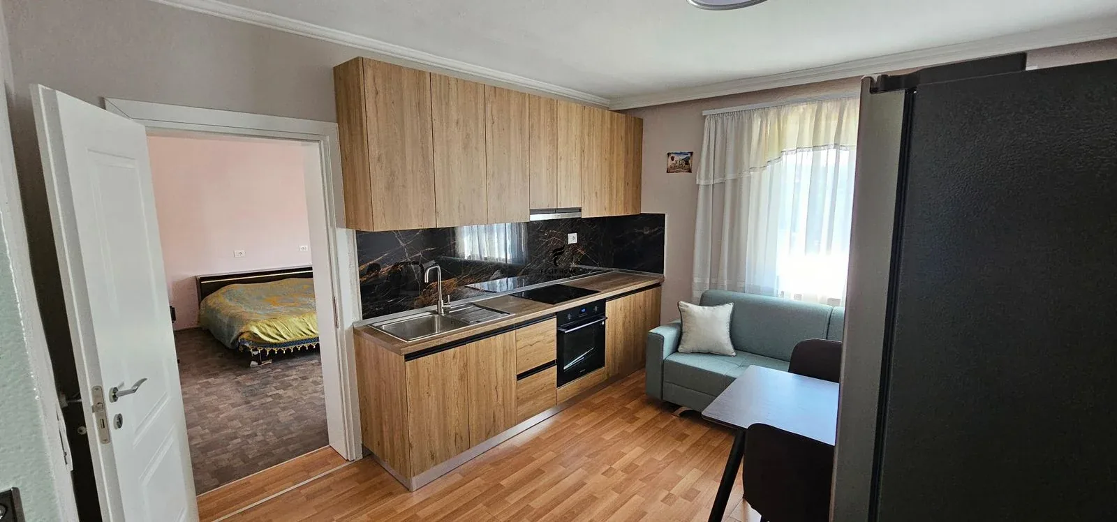 APARTAMENT ME QERA 1+1 RRUGA E ELBASANIT 50.000 LEKE 2