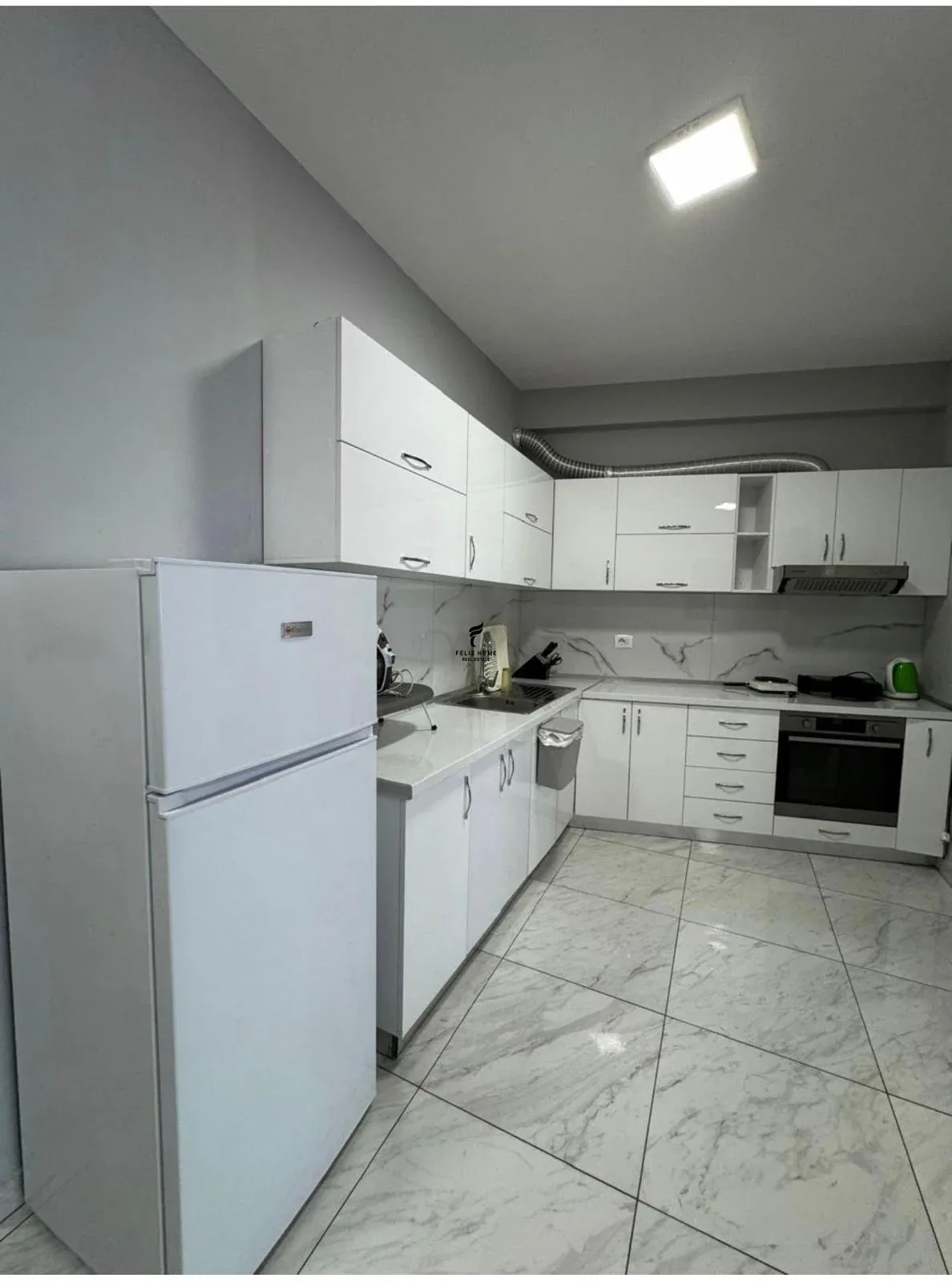 APARTAMENT ME QERA 1+1 KOMUNA E PARISIT 80.000 LEKE 2