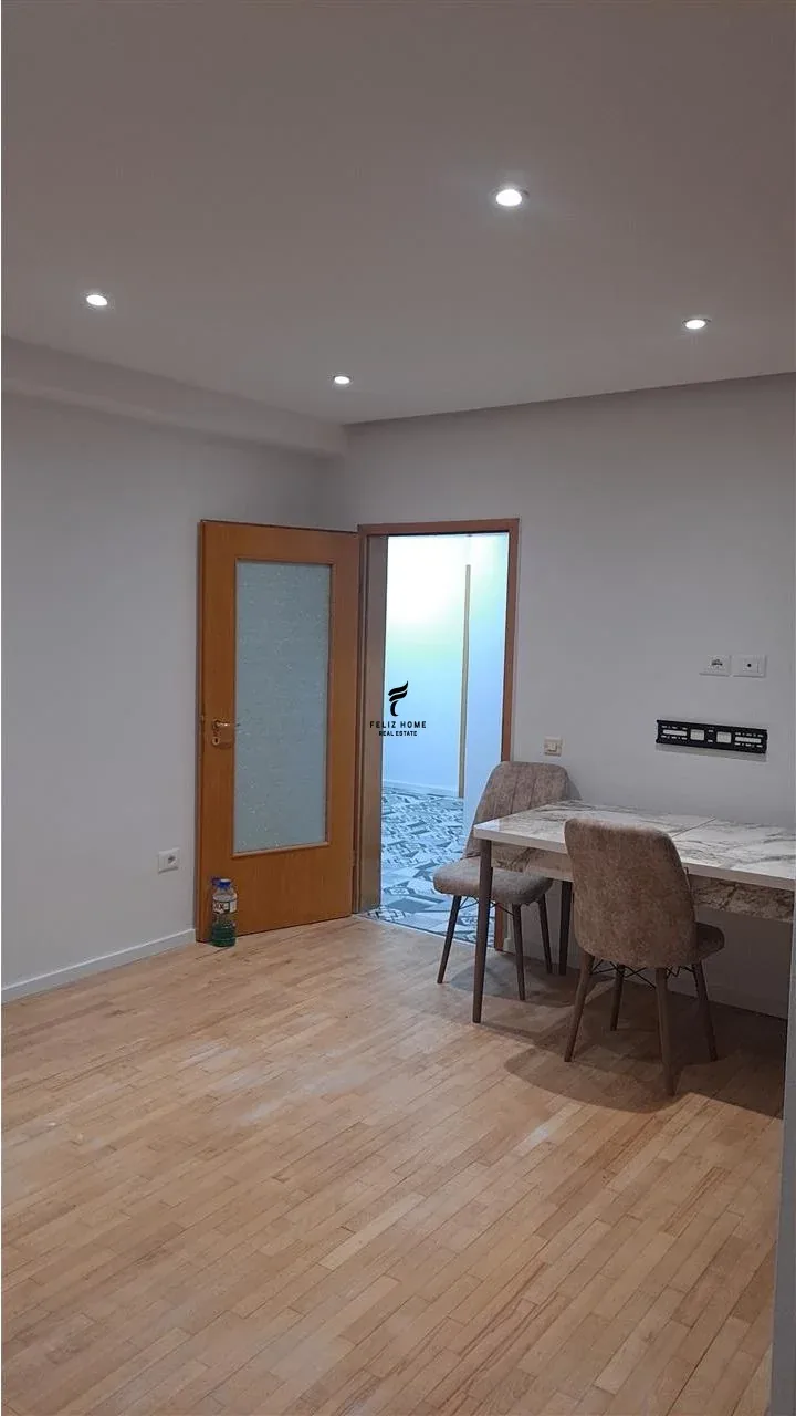 APARTAMENT ME QERA 2+1 STACIONI TRENIT 55.000 LEKE 3