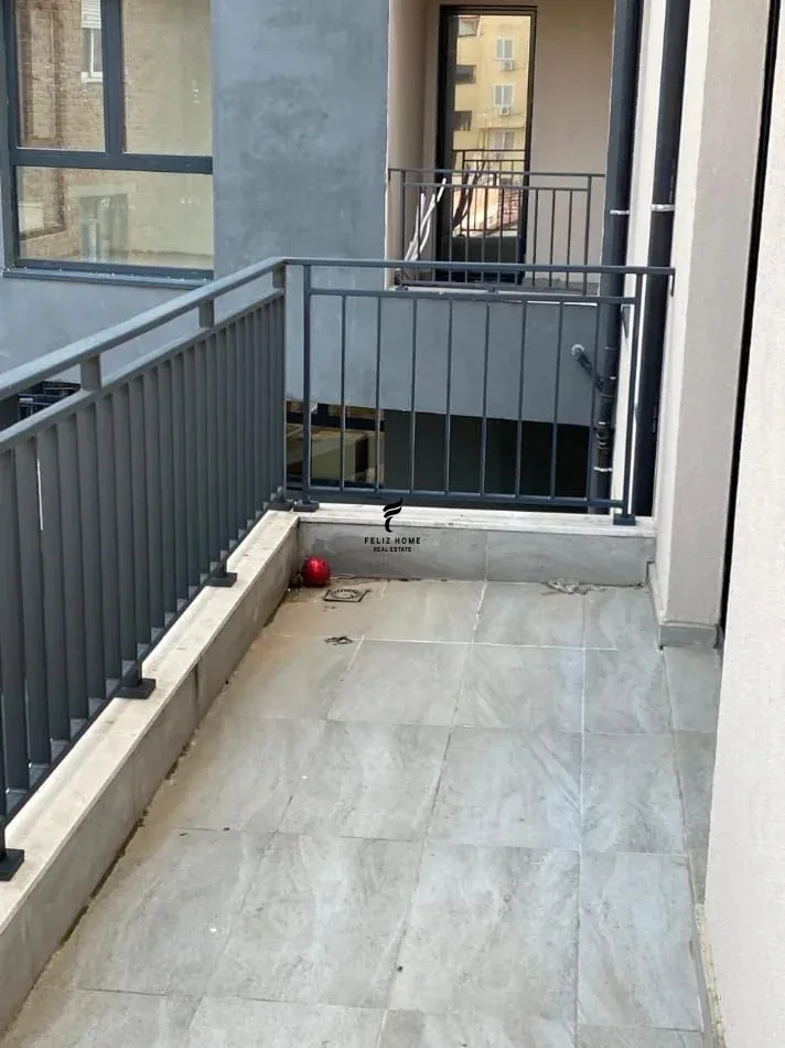 ZYRE ME QERA 85 M2 PAZARI I RI 80.000 LEKE 4
