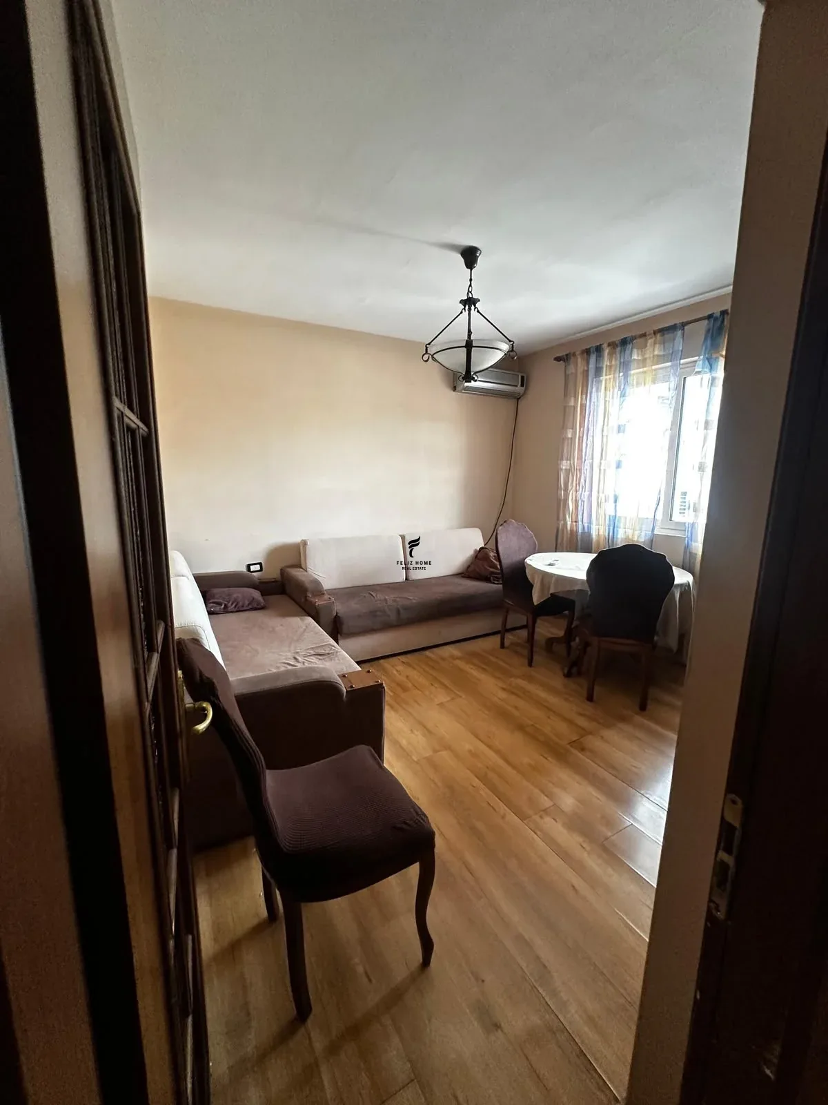 APARTAMENT ME QERA 2+1 RRUGA KONGRESI I MANASTIRIT 50.000 LEKE