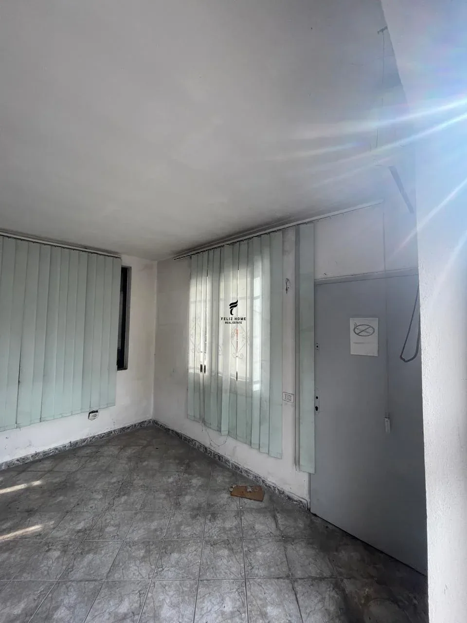 KAPANON ME QERA 560 M2 AUTOSTRADA TIRANE-DURRES 3.900 EURO 3