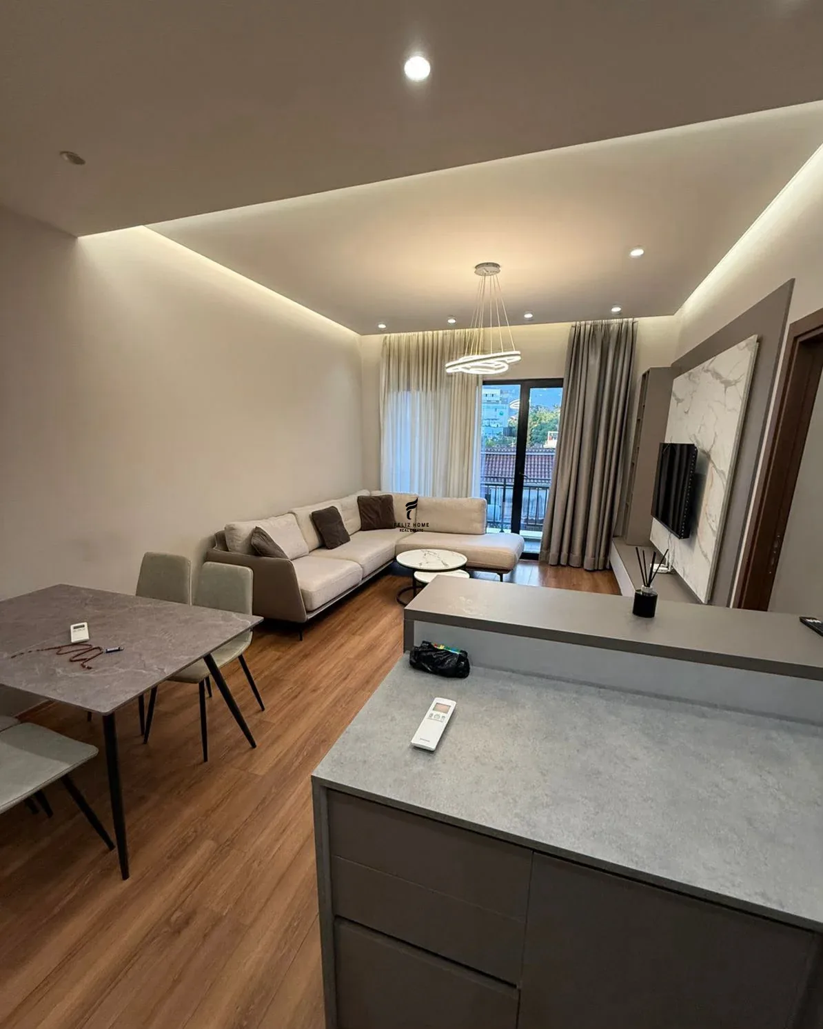 APARTAMENT ME QERA 2+1+2 FARMACIA 10 70.000 LEKE 2