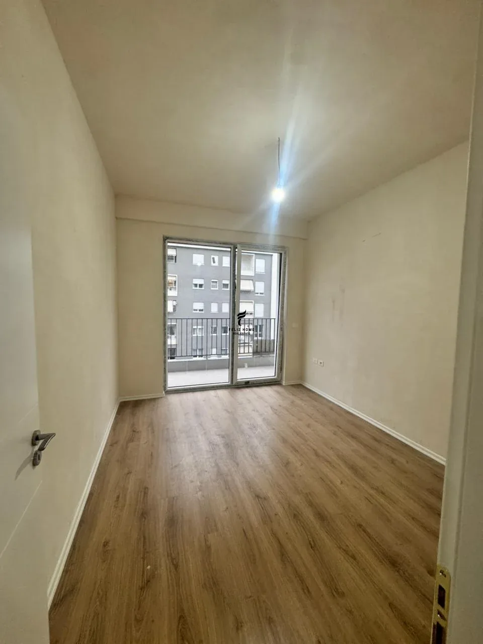 SHITET APARTAMENT 3+1+2+DEPO KOMUNA E PARISIT 375.000 EURO