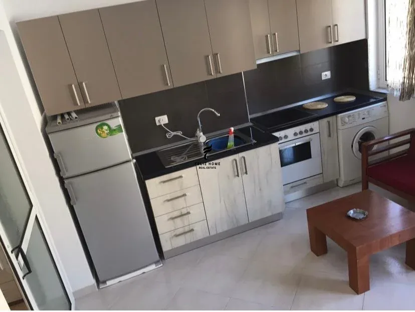 APARTAMENT ME QERA 1+1 QENDER 45.000 LEKE 3