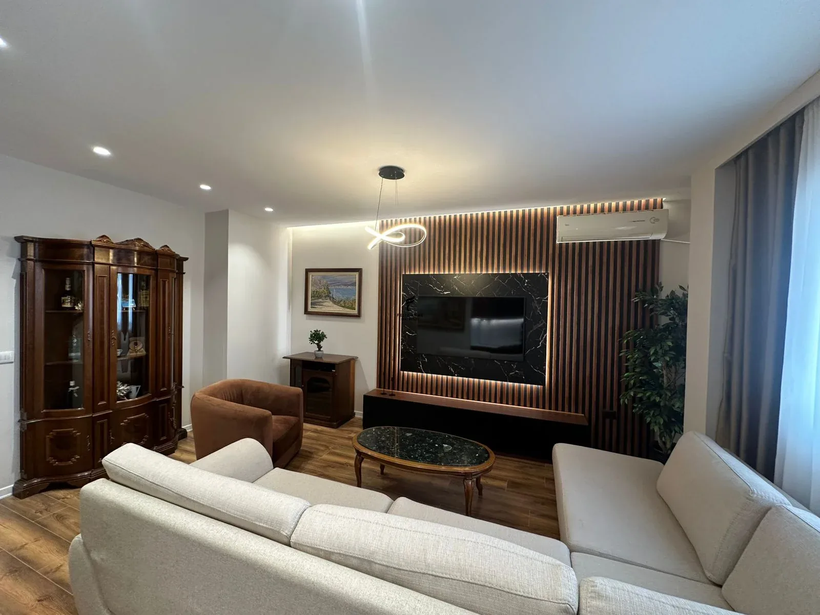 APARTAMENT ME QERA 2+1+2+2 MINE PEZA 90.000 LEKE 2
