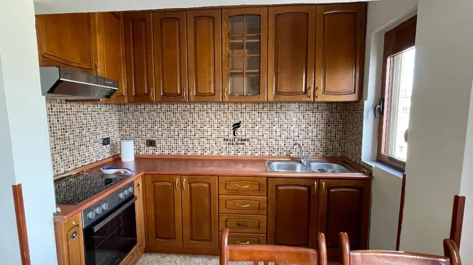 APARTAMENT ME QERA 1+1 XHAMLLIK 45.000 LEKE 2