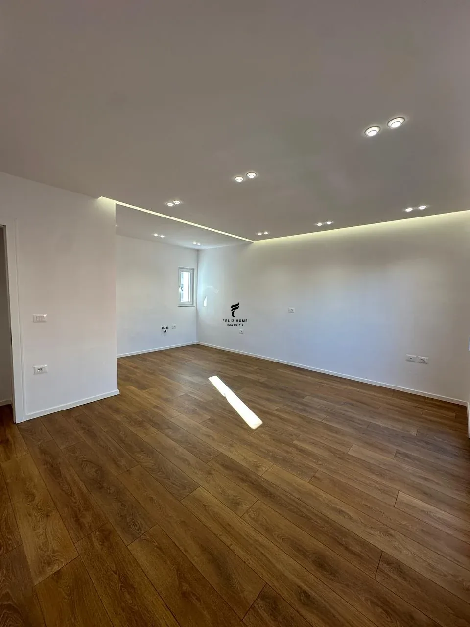SHITET APARTAMENT 2+1 QENDER 193.000 EURO 2