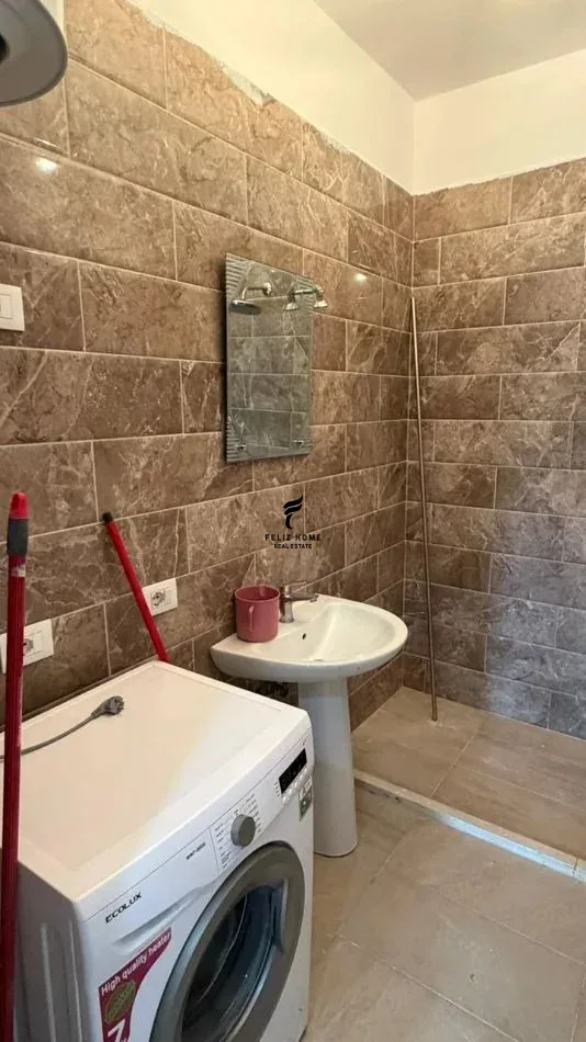APARTAMENT ME QERA 2+1 RRUGA E DIBRES 55.000 LEKE 4
