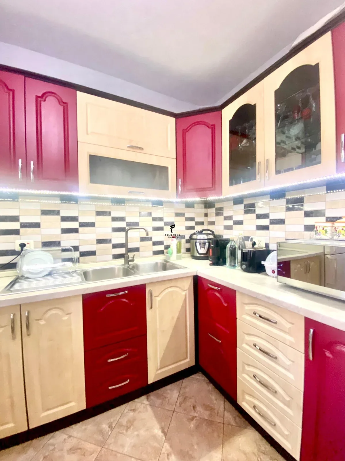 SHITET APARTAMENT 1+1 ALLIAS 9.700.000 LEKE 2