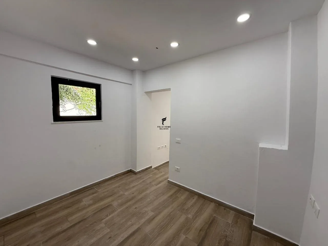 ZYRE ME QERA 60M2 ISH TREGU ELEKTRIK 90.000 LEKE 3