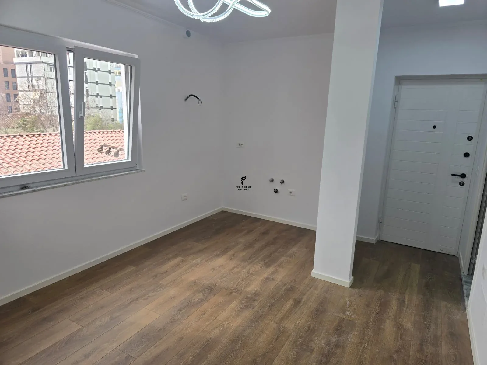 SHITET APARTAMENT 1+1 PAZARI I RI 122.000 EURO