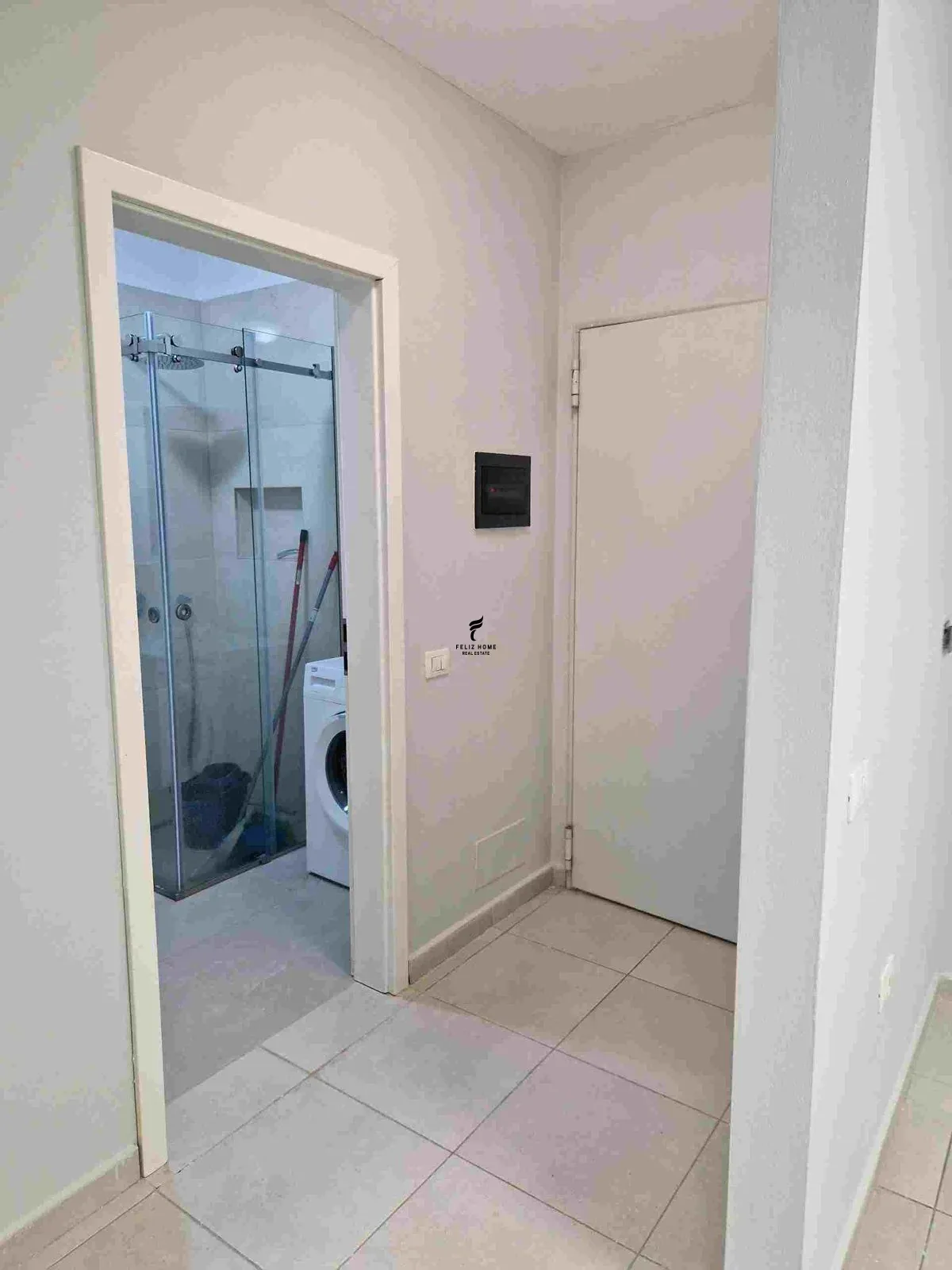 ZYRE ME QERA 55M2 21 DHJETORI 40.000 LEKE 3