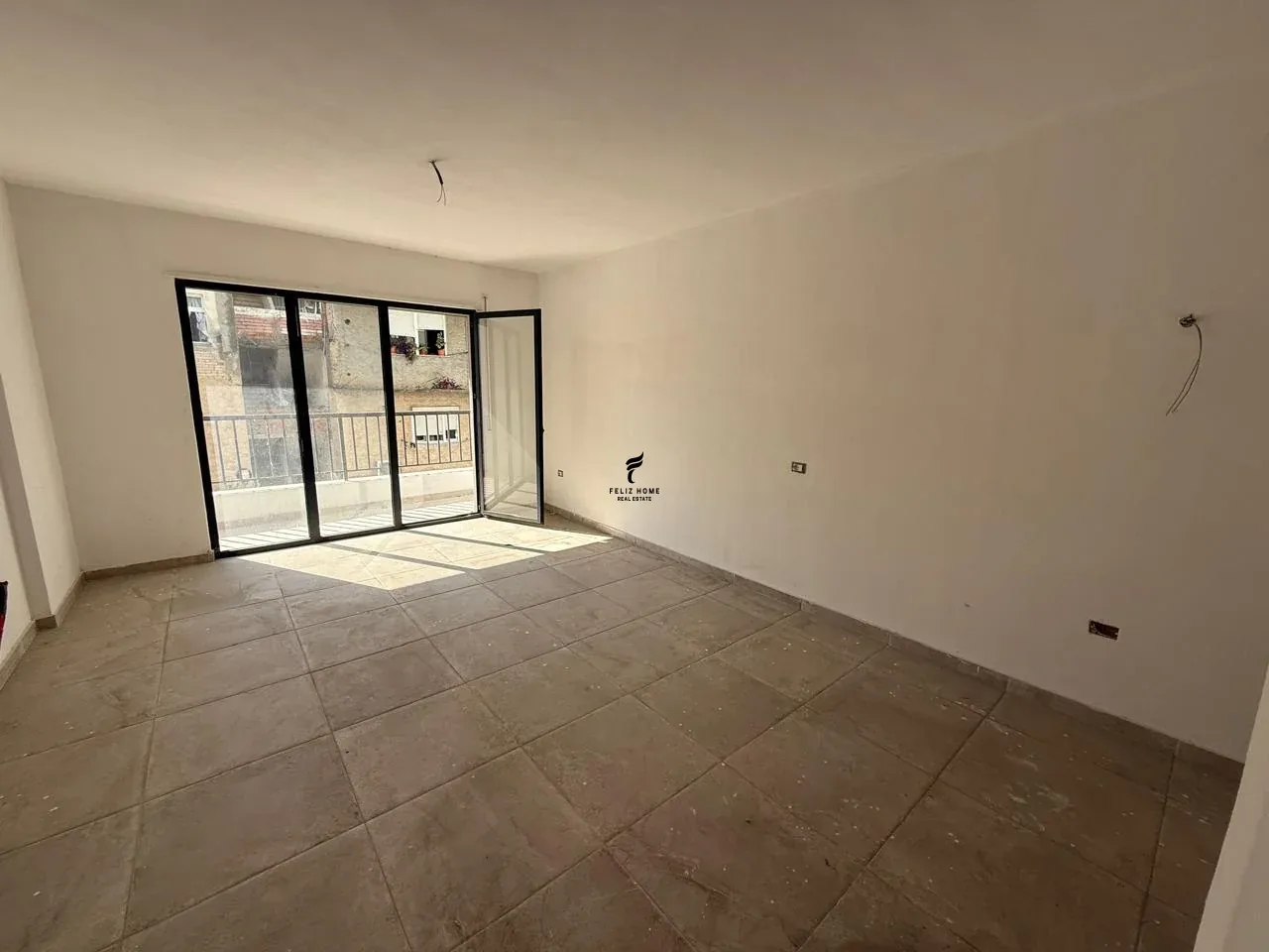 APARTAMENT ME QERA 3+1 RRUGA DURRESIT 90.000 LEKE