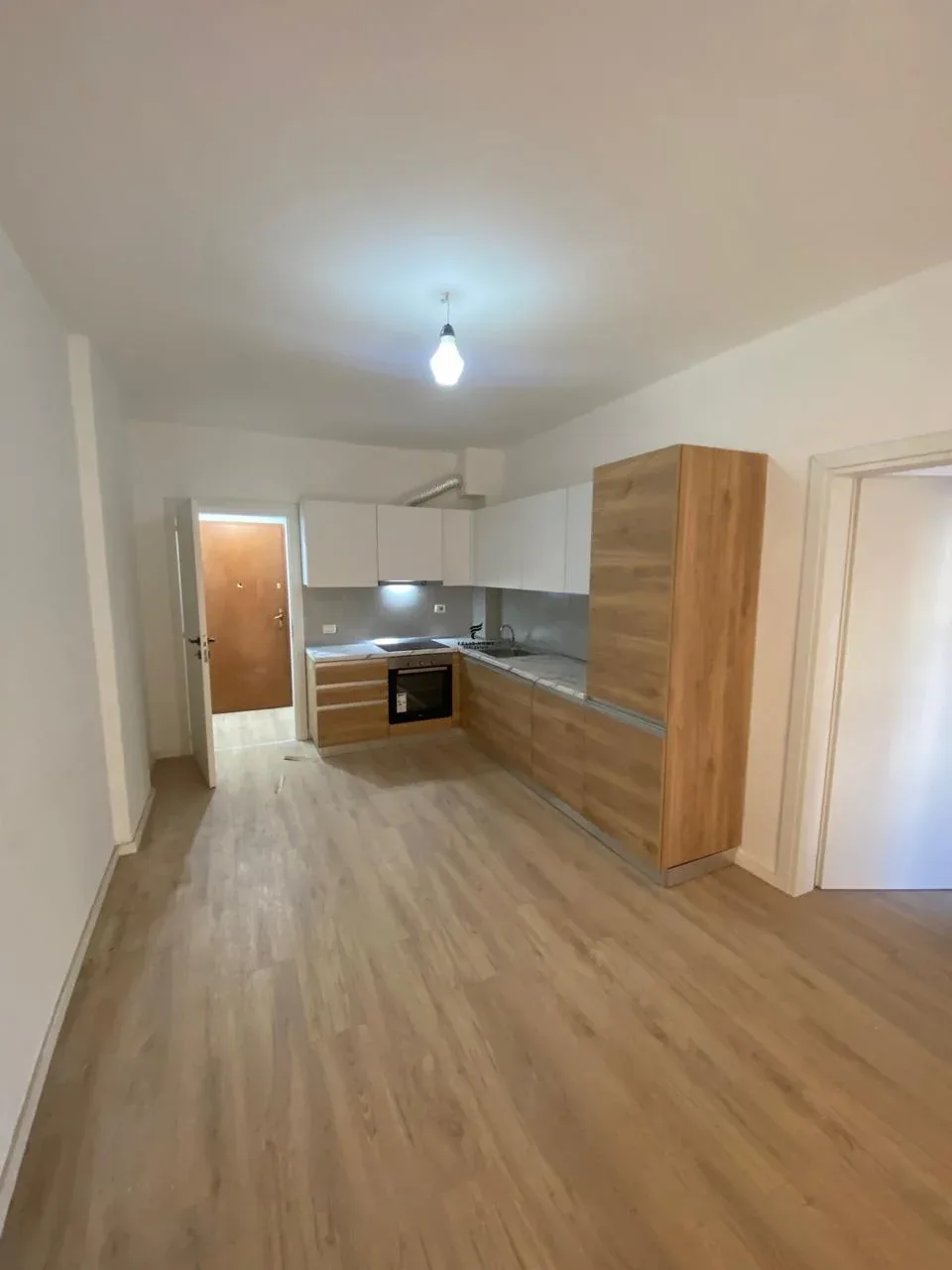 APARTAMENT ME QERA 2+1 5 MAJ 550 EURO 3