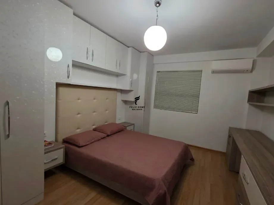 APARTAMENT ME QERA 4+1+2 MINE PEZA 1.500 EURO 4