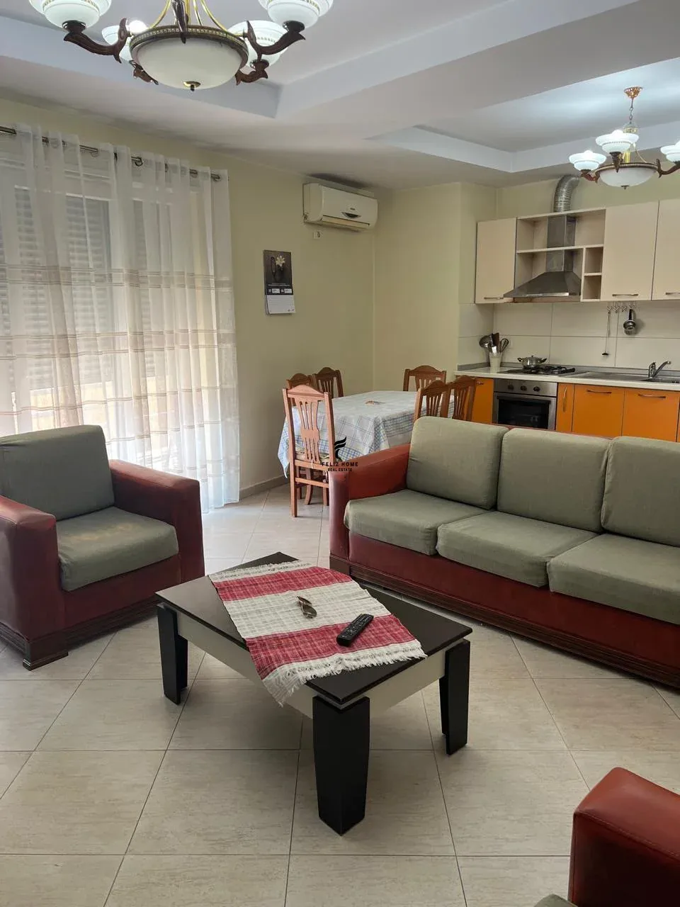 APARTAMENT ME QERA 2+1 PAZARI I RI 70.000 LEKE 2