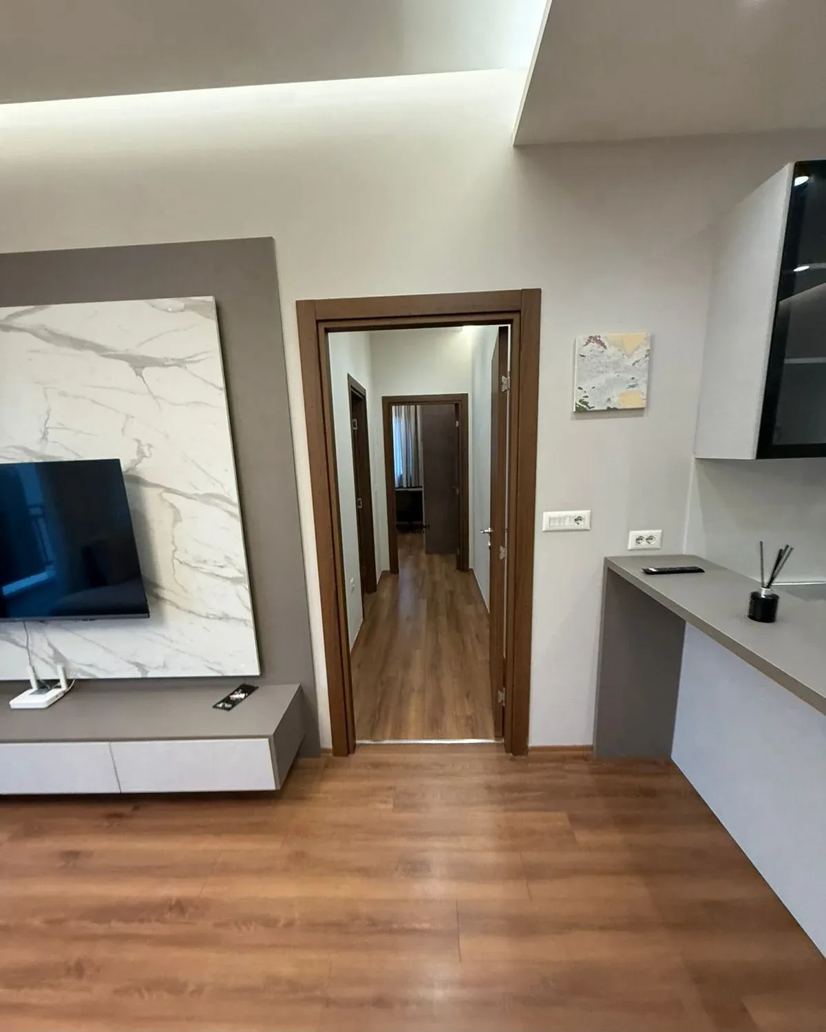 APARTAMENT ME QERA 2+1+2 FARMACIA 10 70.000 LEKE 4