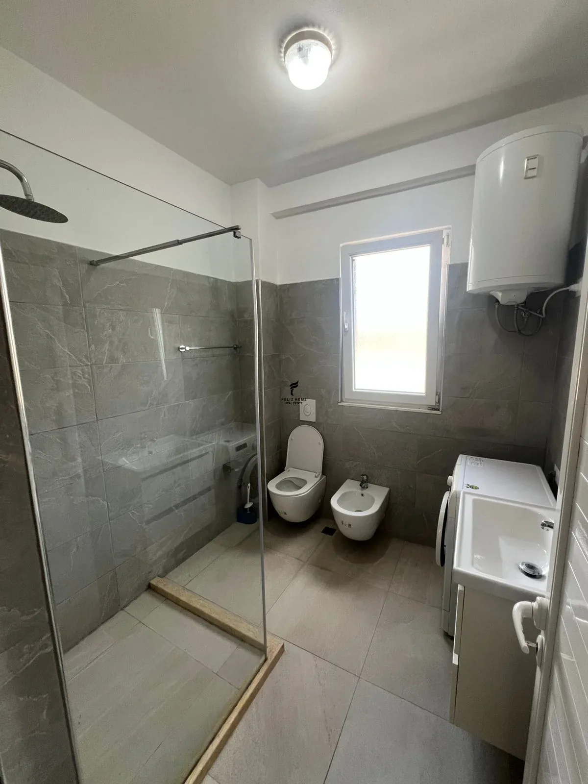 APARTAMENT ME QERA 1+1 SHKOLLA E BASHKUAR 45.000 LEKE 4