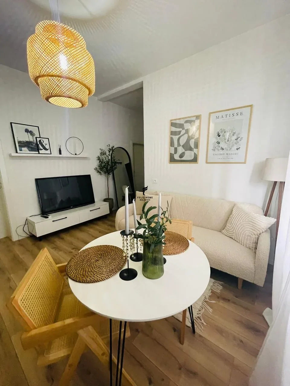 APARTAMENT ME QERA 1+1 STACIONI I TRENIT 45.000 LEKE 2