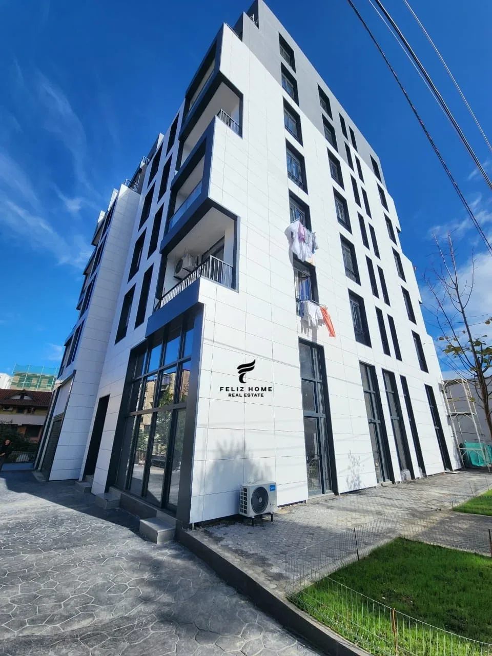 SHITET DYQAN 520M2 TREGU ELEKTRIK 850.000 EURO