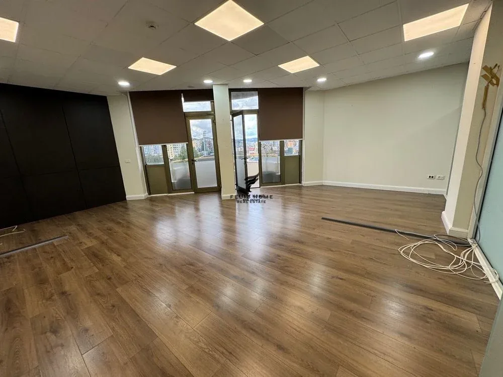 ZYRE ME QERA 100 M2 BLLOK 1500 EURO