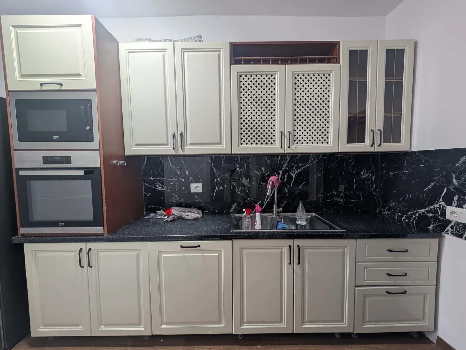 APARTAMENT ME QERA 2+1 ZOGU I ZI 70.000 LEKE 2