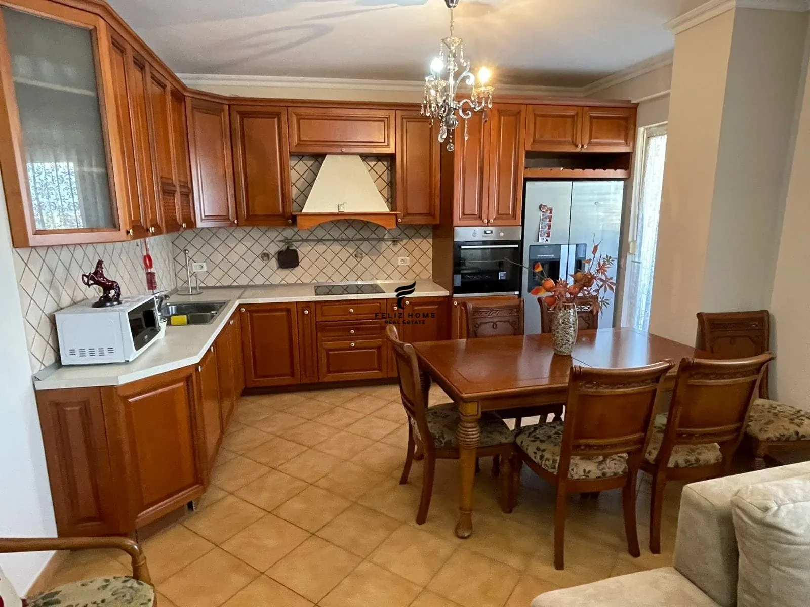 SHITET APARTAMENT 2+1 RRUGA ELBASANIT 500.000 EURO