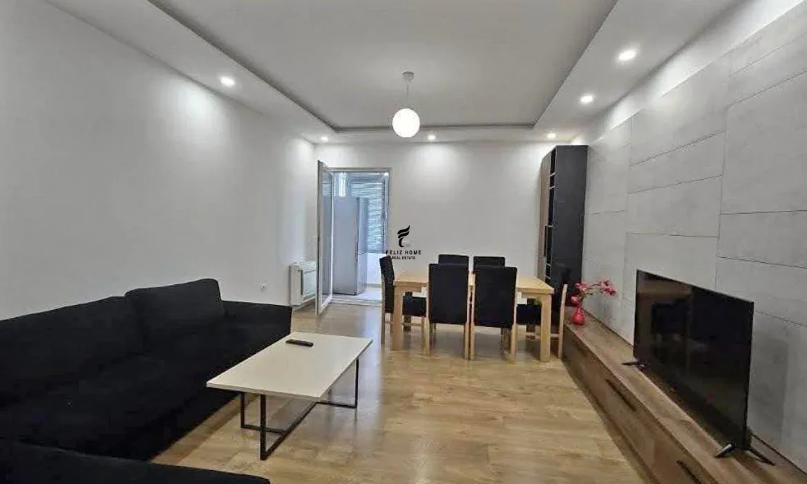 APARTAMENT ME QERA 2+1+2 BULEVARDI BAJRAM CURRI 70.000 LEKE