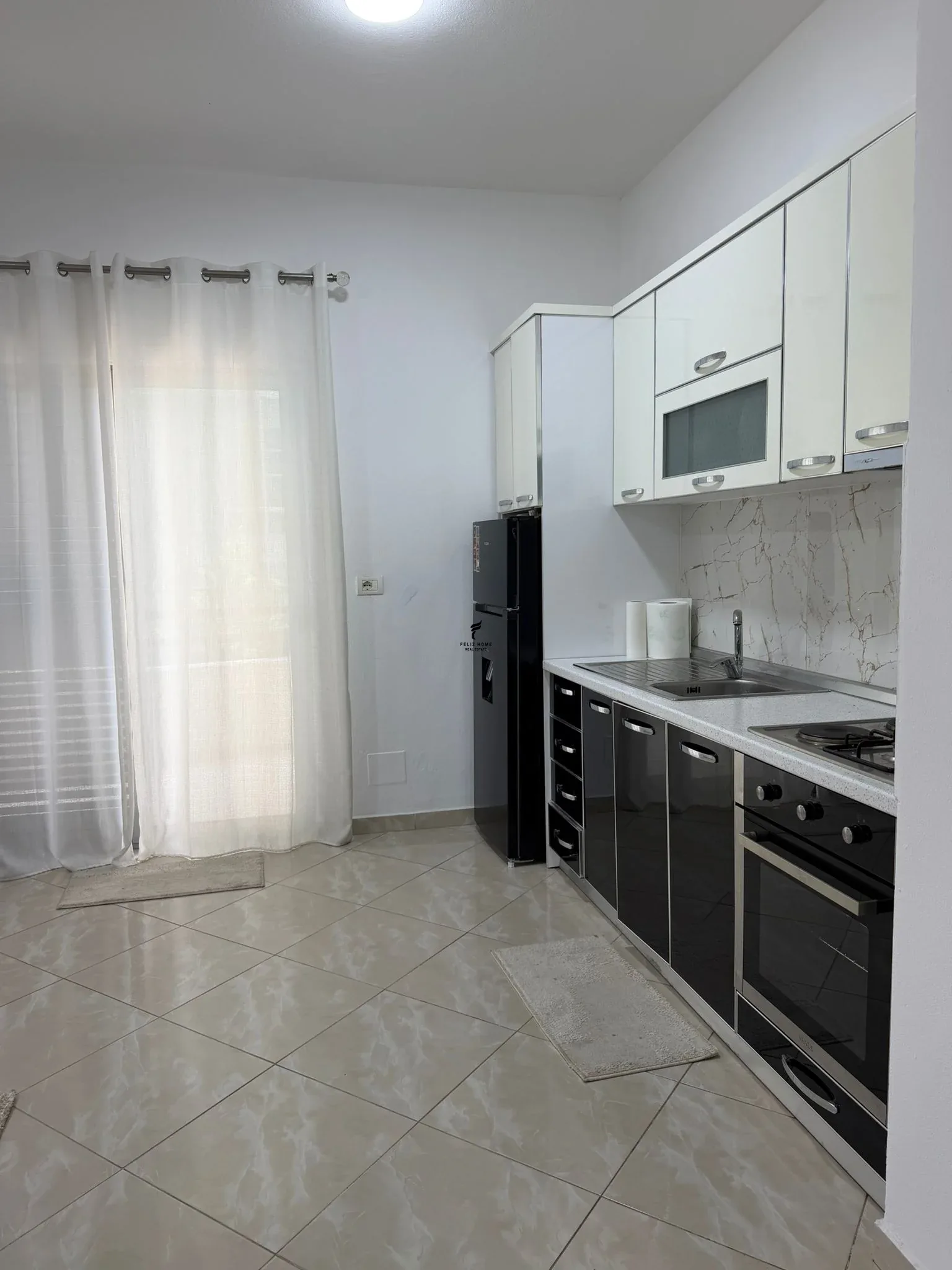 APARTAMENT ME QERA 2+1 PASKUQAN 50.000 LEKE 2