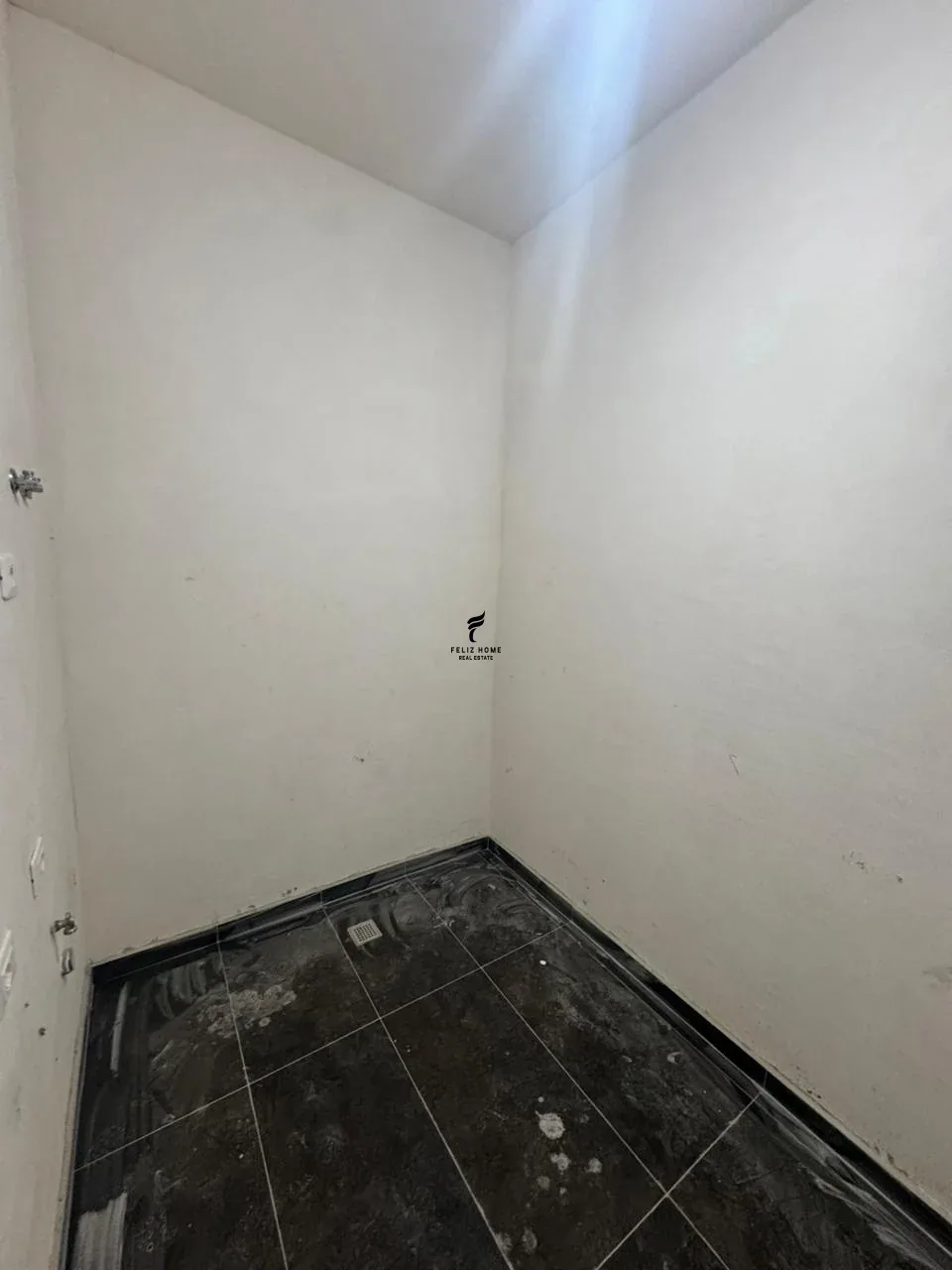 SHITET APARTAMENT 3+1+2+DEPO KOMUNA E PARISIT 375.000 EURO 3
