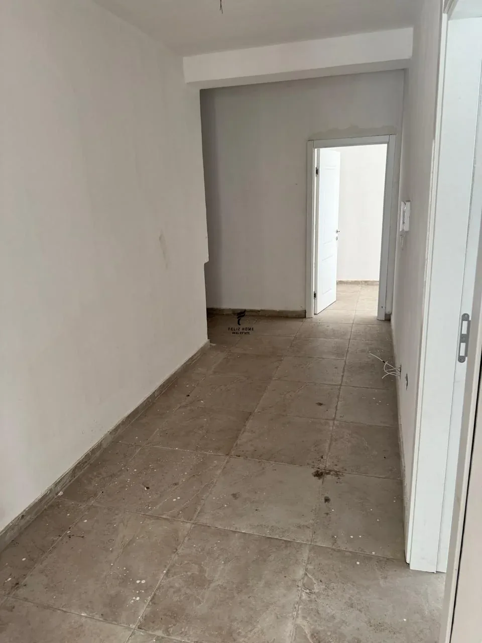 ZYRE ME QERA 145 M2 RRUGA E DURRESIT 120.000 LEKE 3