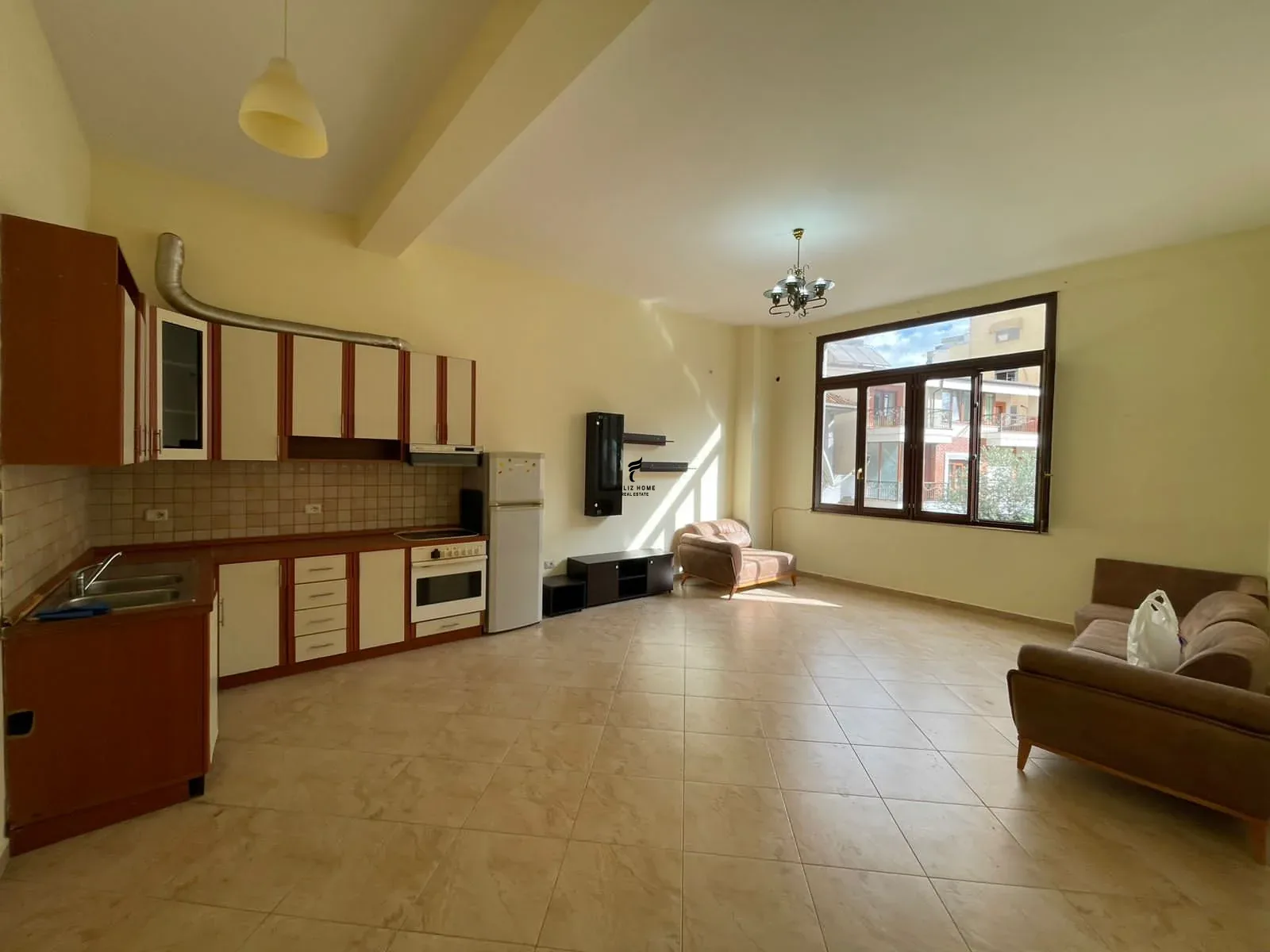 ZYRE ME QERA 89 M2 KOMUNA E PARISIT 60.000 LEKE
