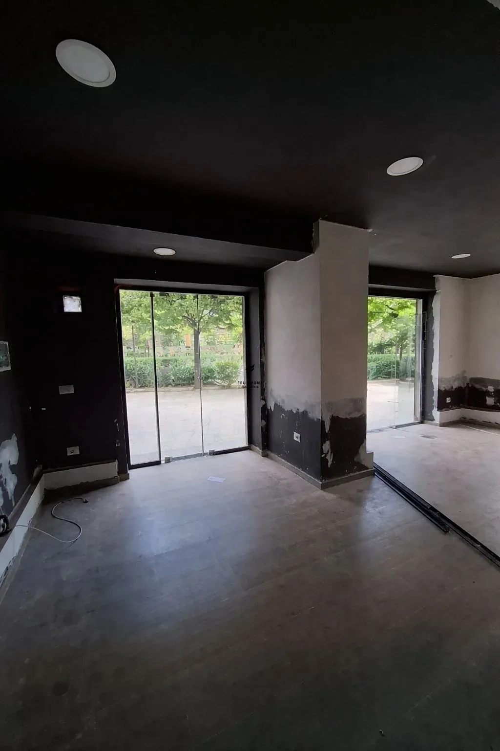 SHITET DYQAN 80 M2 MUHAMET GJOLLESHA 750.000 EURO 1