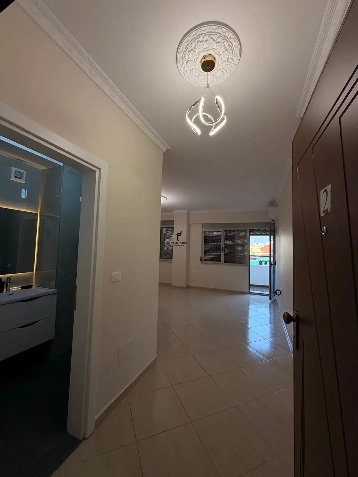 ZYRE ME QERA 130 M2 RRUGA E DIBRES 130.000 LEKE 4