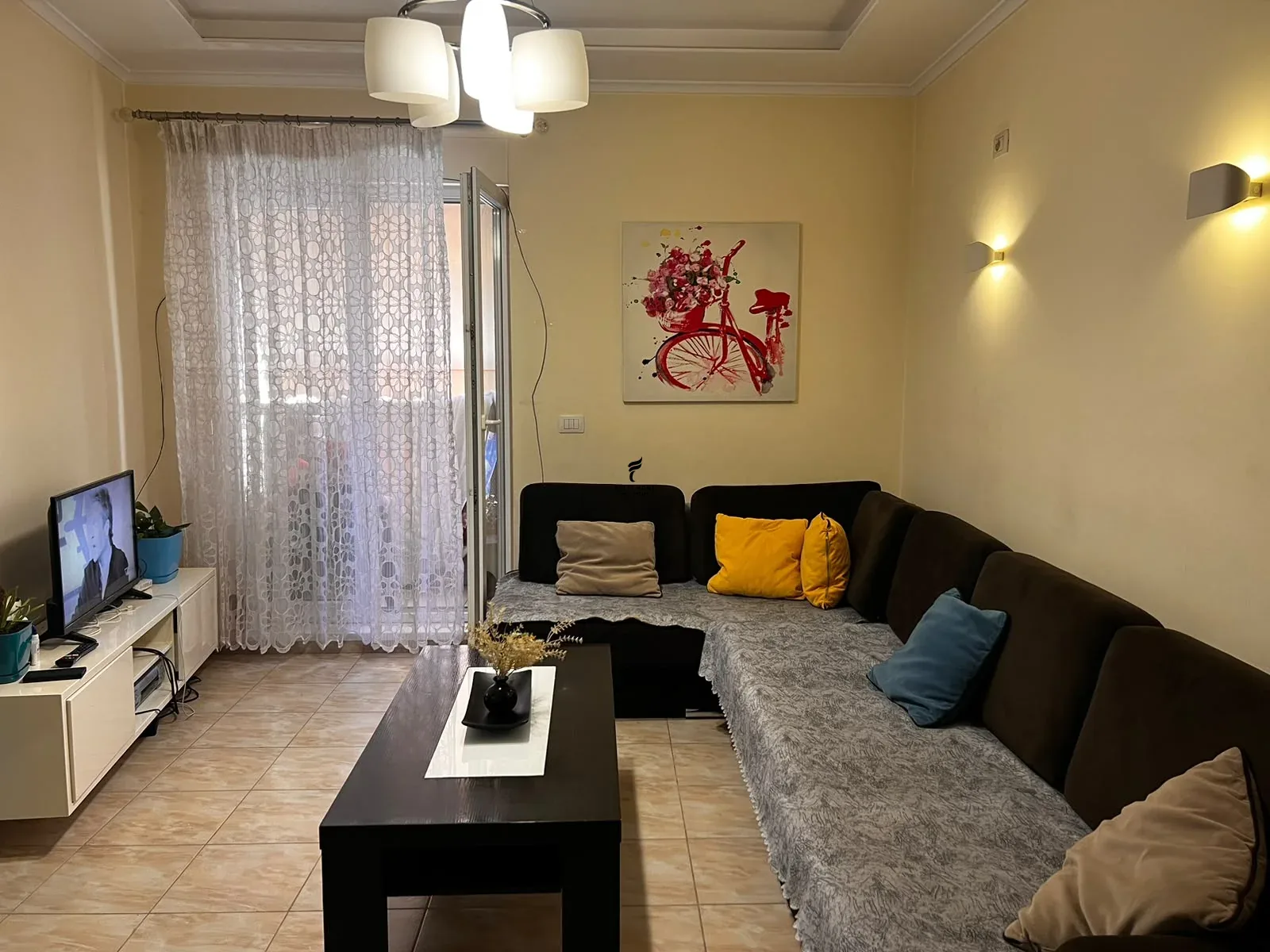 SHITET APARTAMENT 2+1 21 DHJETORI 242.000 EURO 2