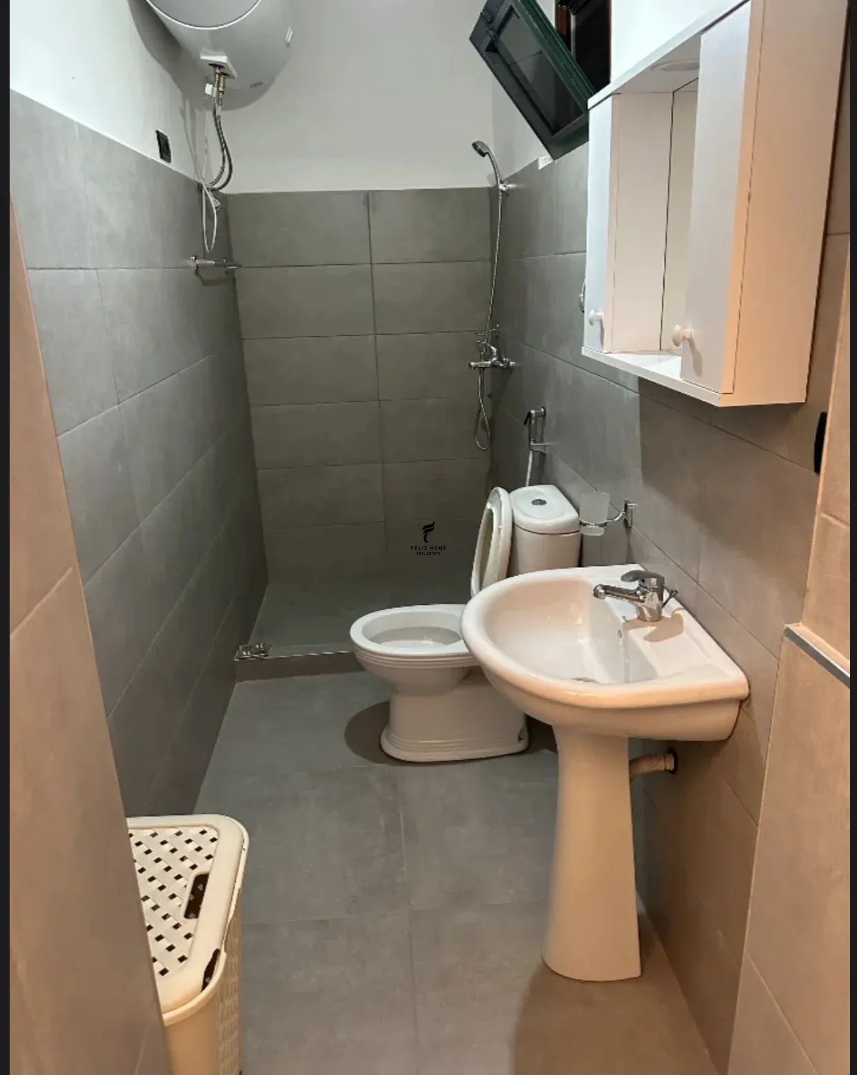 GARSIONERE ME QERA KOMUNA E PARISIT 45.000 LEKE 4