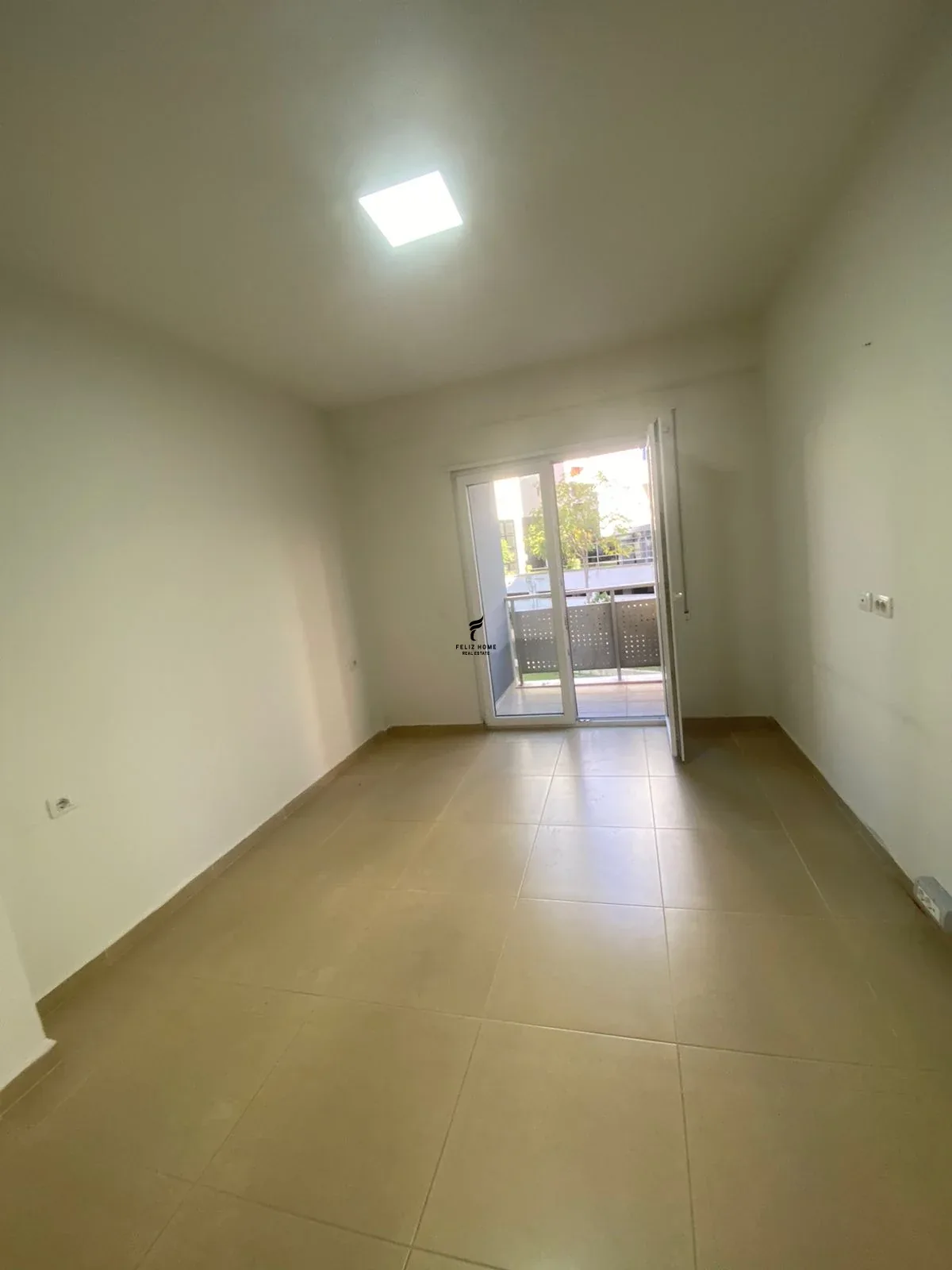 ZYRE ME QERA 93 M2 RRUGA E KOSOVAREVE 100.000 LEKE 4