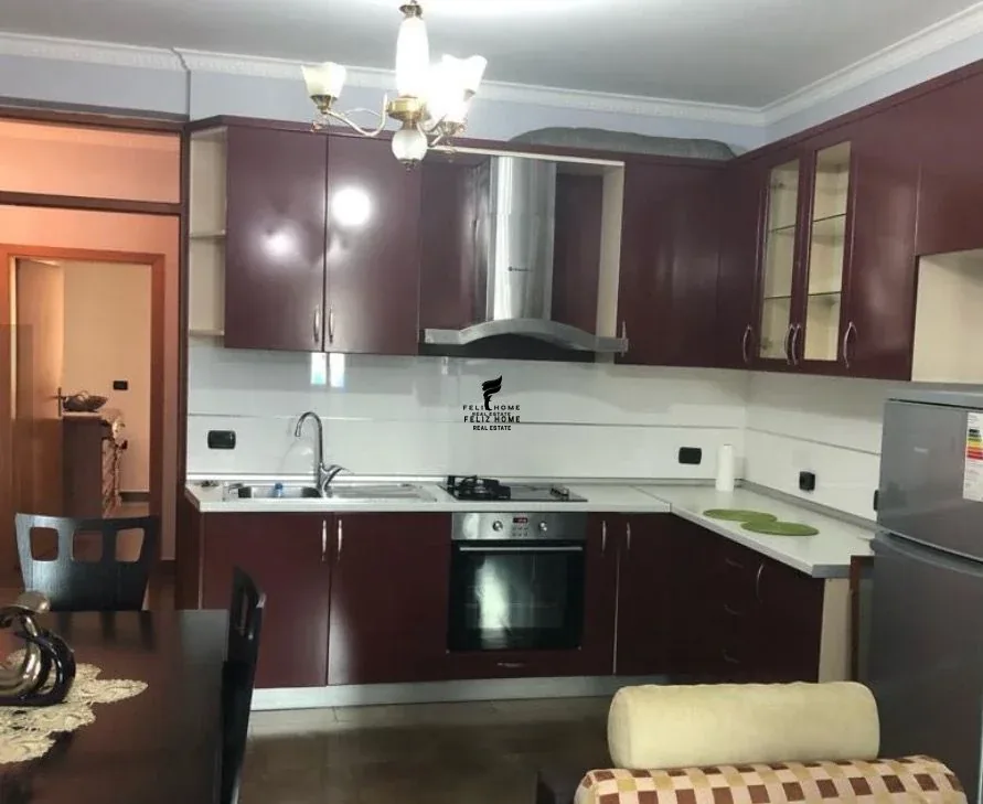 APARTAMENT ME QERA 2+1 RRUGA E DIBRES 65.000 LEKE 2