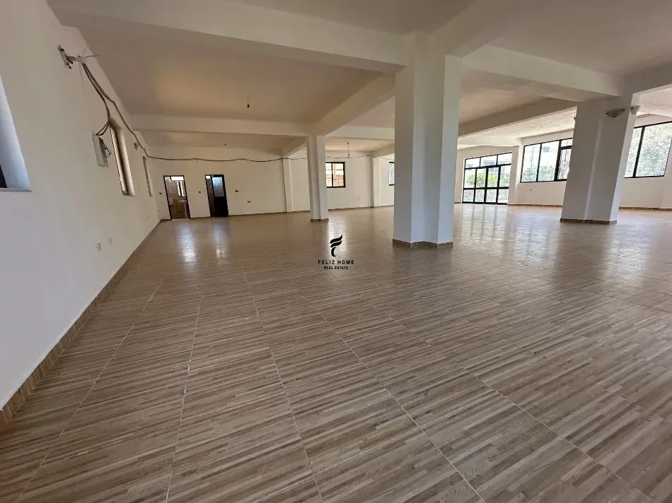 MAGAZINE ME QERA 220 M2 TEG 1.000 EURO 2