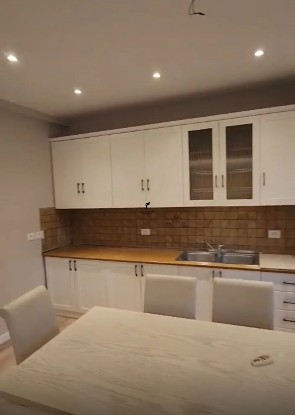 SHITET APARTAMENT 2+1 ISH PARKU 210.000 EURO 3