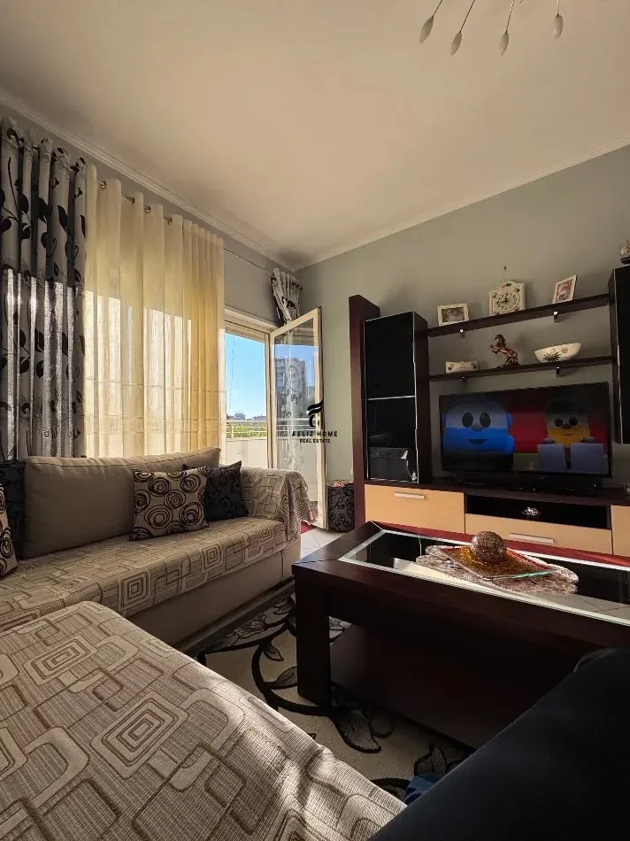 APARTAMENT ME QERA 2+1 KOPSHTI BOTANIK 80.000 LEKE 3