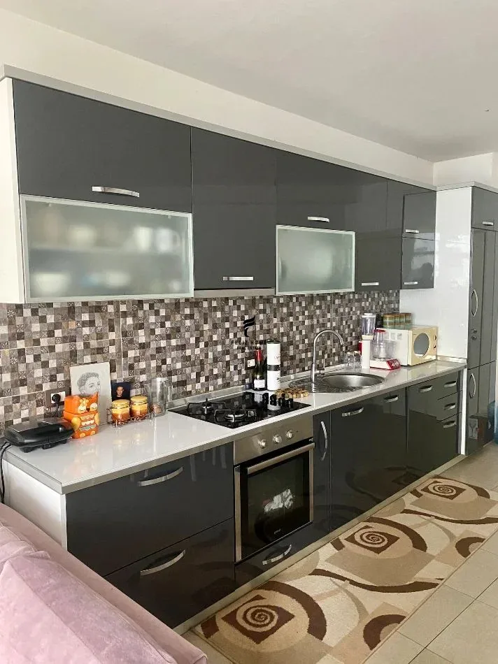SHITET APARTAMENT 2+1+2 YZBERISHT 170.000Euro 3