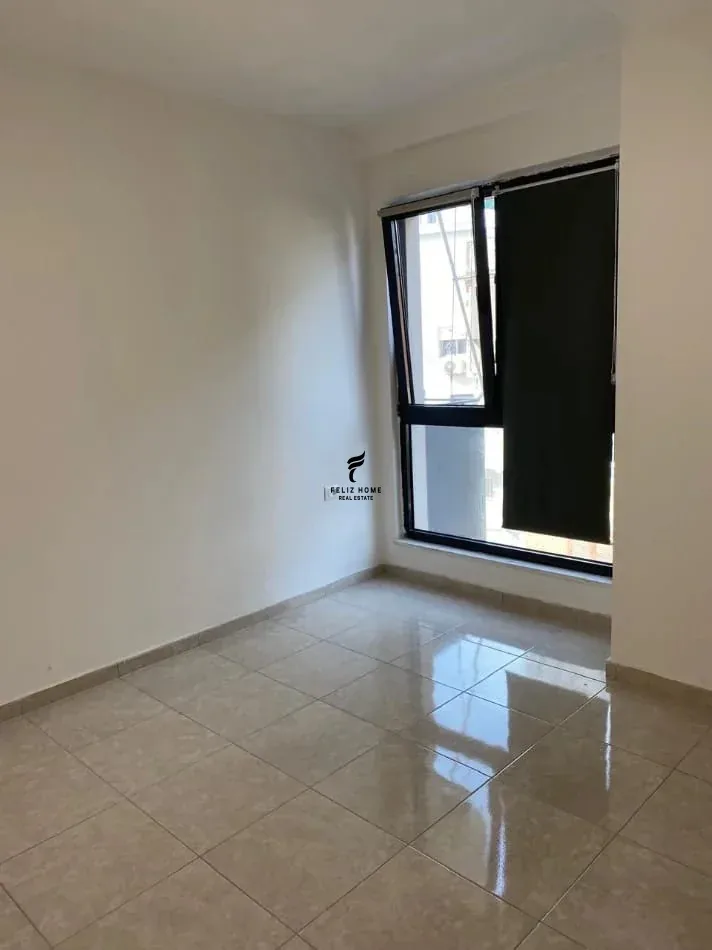 ZYRE ME QERA 85 M2 PAZARI I RI 80.000 LEKE 2